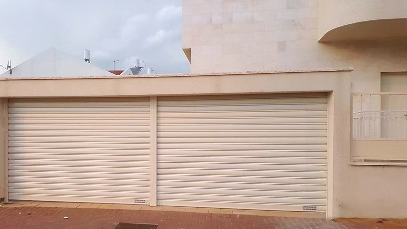 תריס גלילה לחנייה